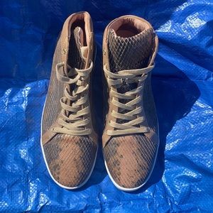 Joie Felton High Top Snake print Sneakers (Las)
